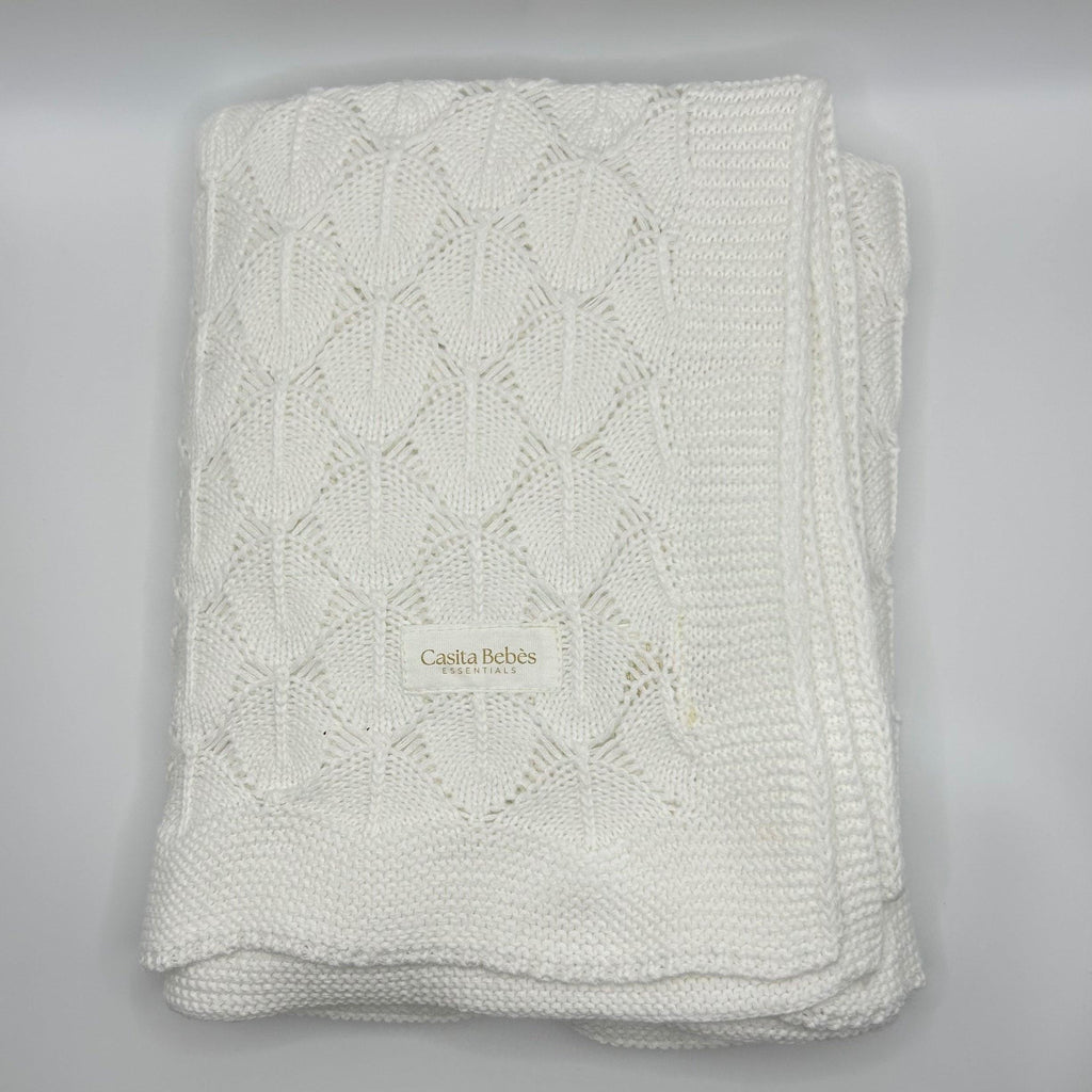 Essentīals Knitted Heirloom Blanket
