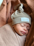 Essentīals Knot Beanie Mocha