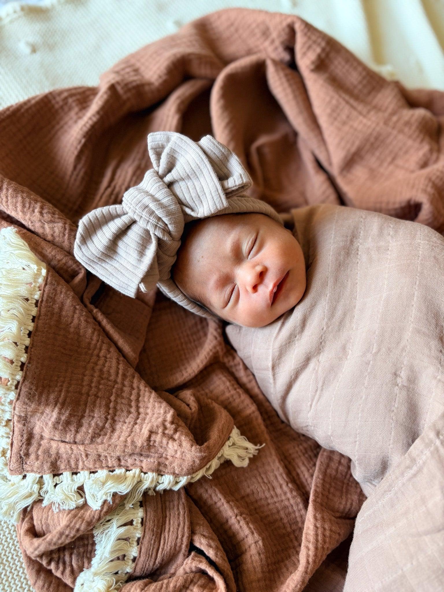 Essentīals Rustic Tuscan Tassel Blanket