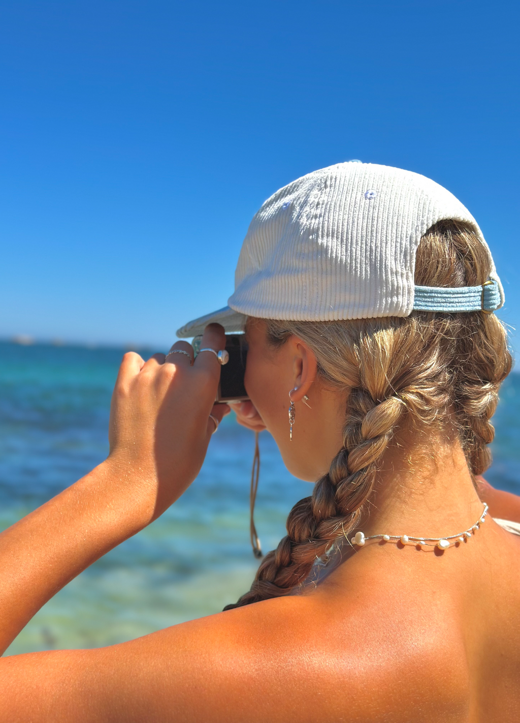 Lies Staple Hat