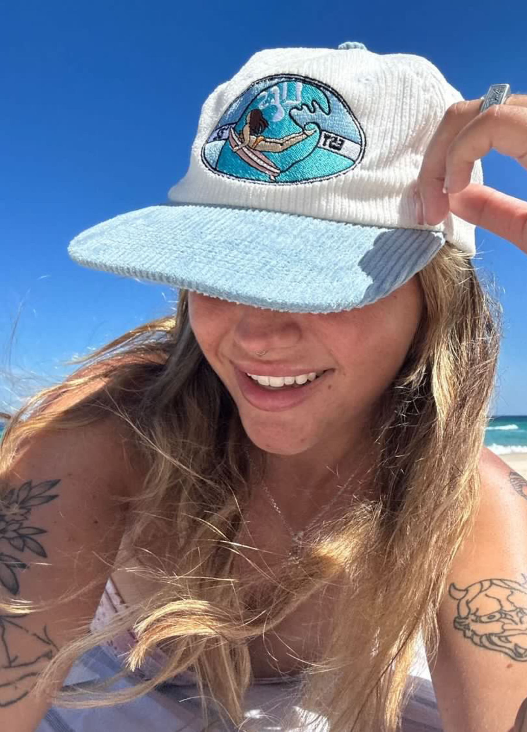 Lies Staple Hat