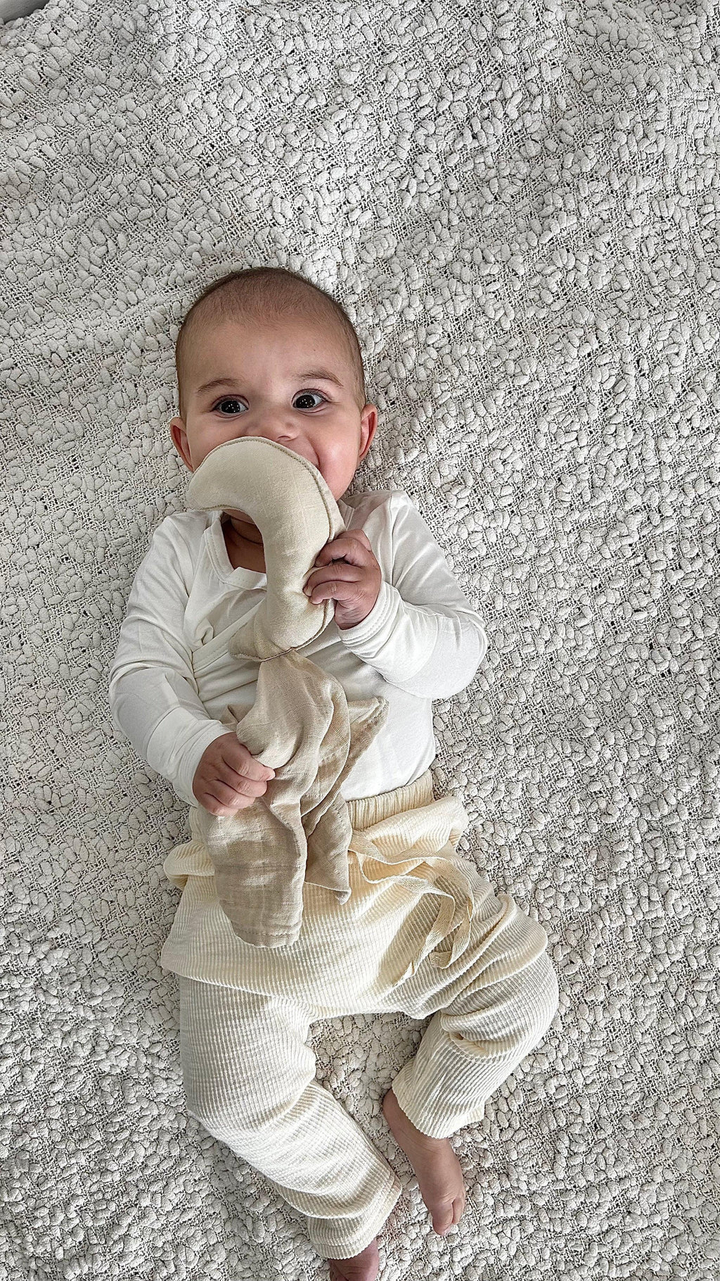 Essentīals Cotton Textured Pants Cream