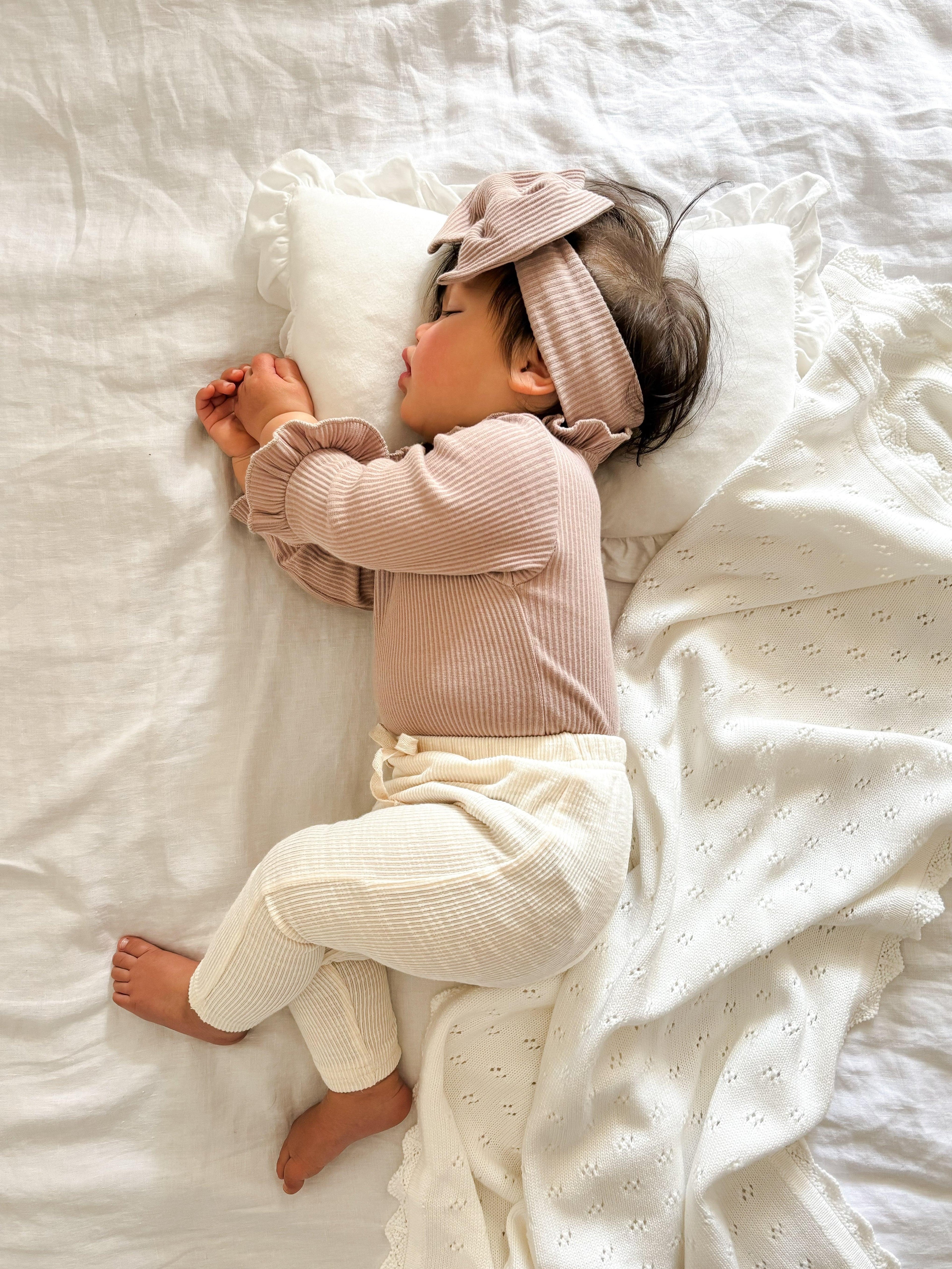 Essentīals Cotton Textured Pants Cream